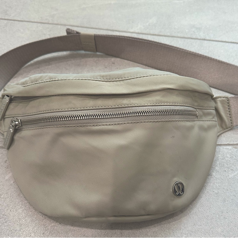 COPY - Lululemon 2.5L City Adventurer - like new!